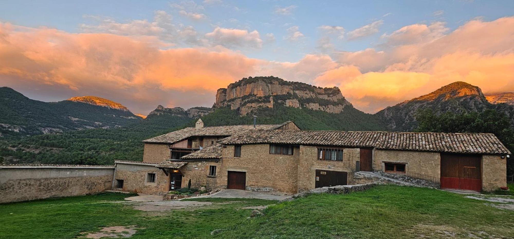 Cases Altes De Posada Navés Exteriér fotografie